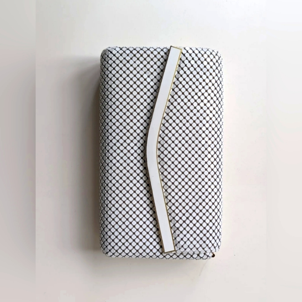 Vintage Crossbody Purse White Mesh Chainmail Handbag White W/Gold Hardware.